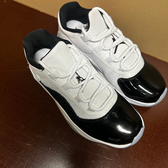 Jordan Boys White Black Air Jordan 11 Comfort Low DV2208-100 Sneakers Size US 7 main image 6